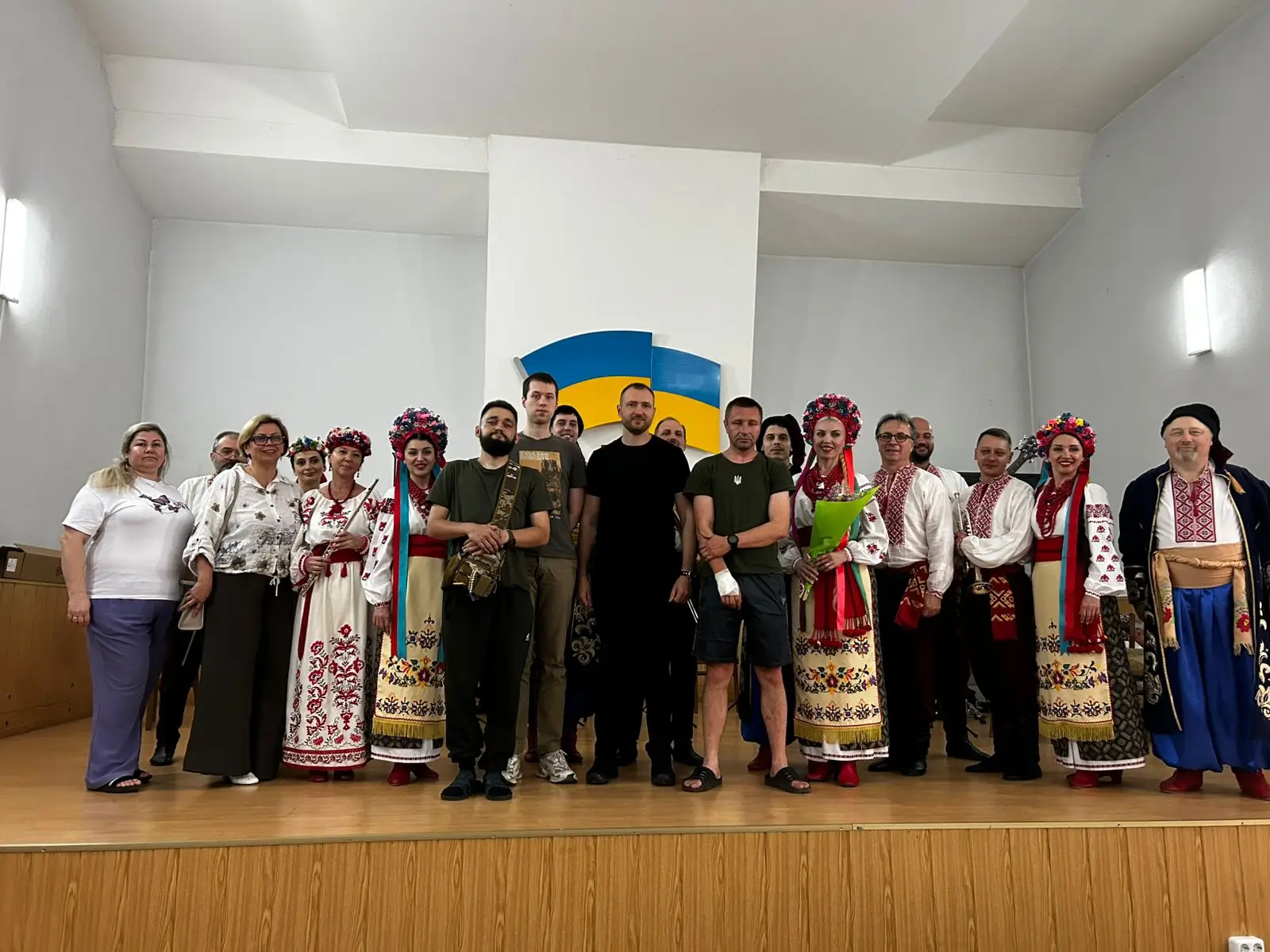 Зображення для новини Концерт Фольклорного ансамблю ""Славутич ""для військовослужбовців