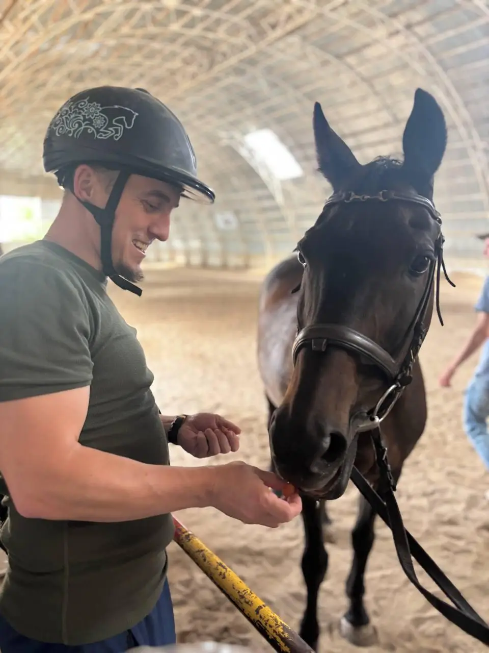 Зображення для новини Поранені захисники України відвідали клуб верхової їзди "Стара підкова"