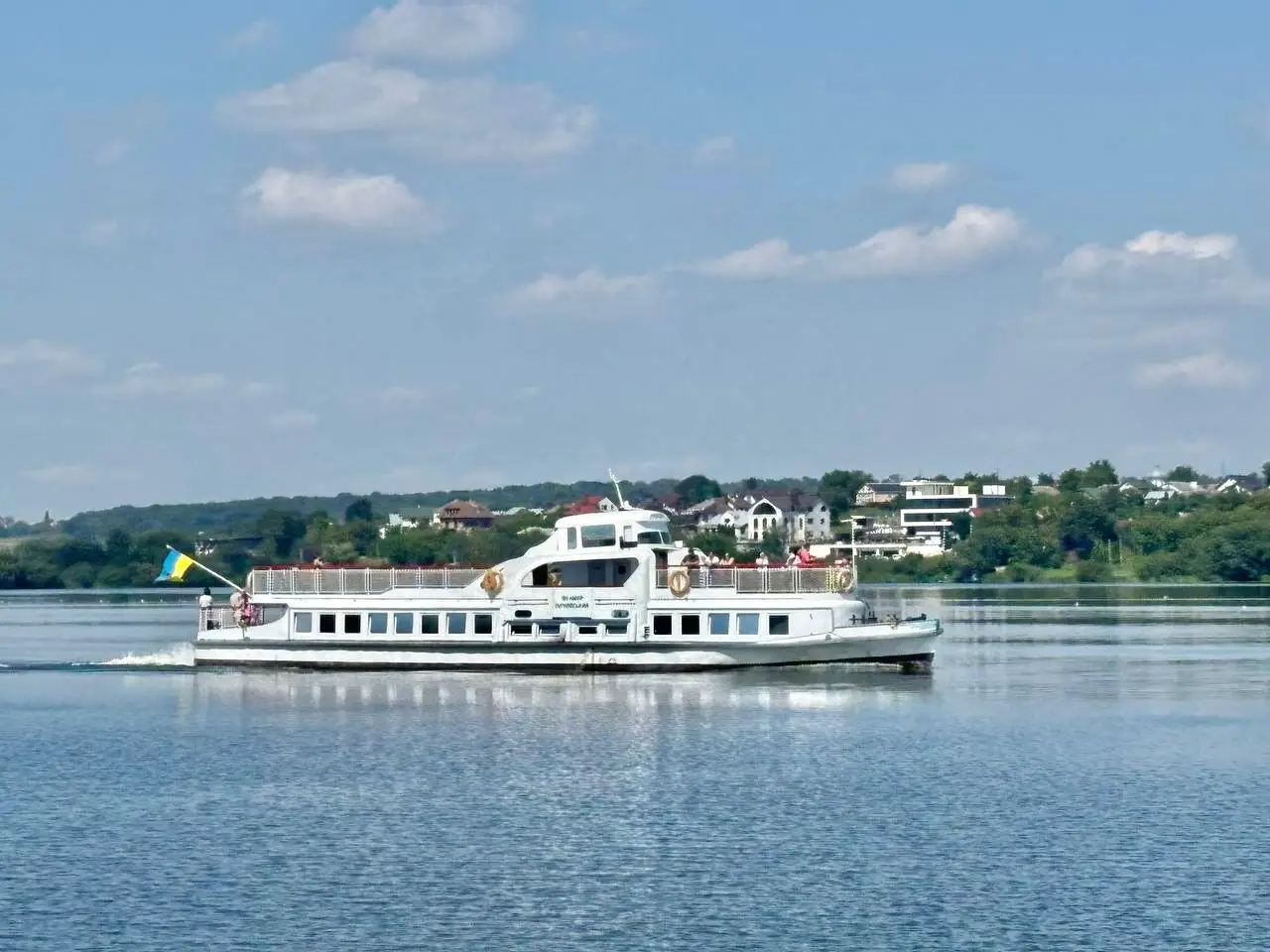 Зображення для новини Прогулянка на катері Тернопільським ставом для поранених військовослужбовців і поліцейських