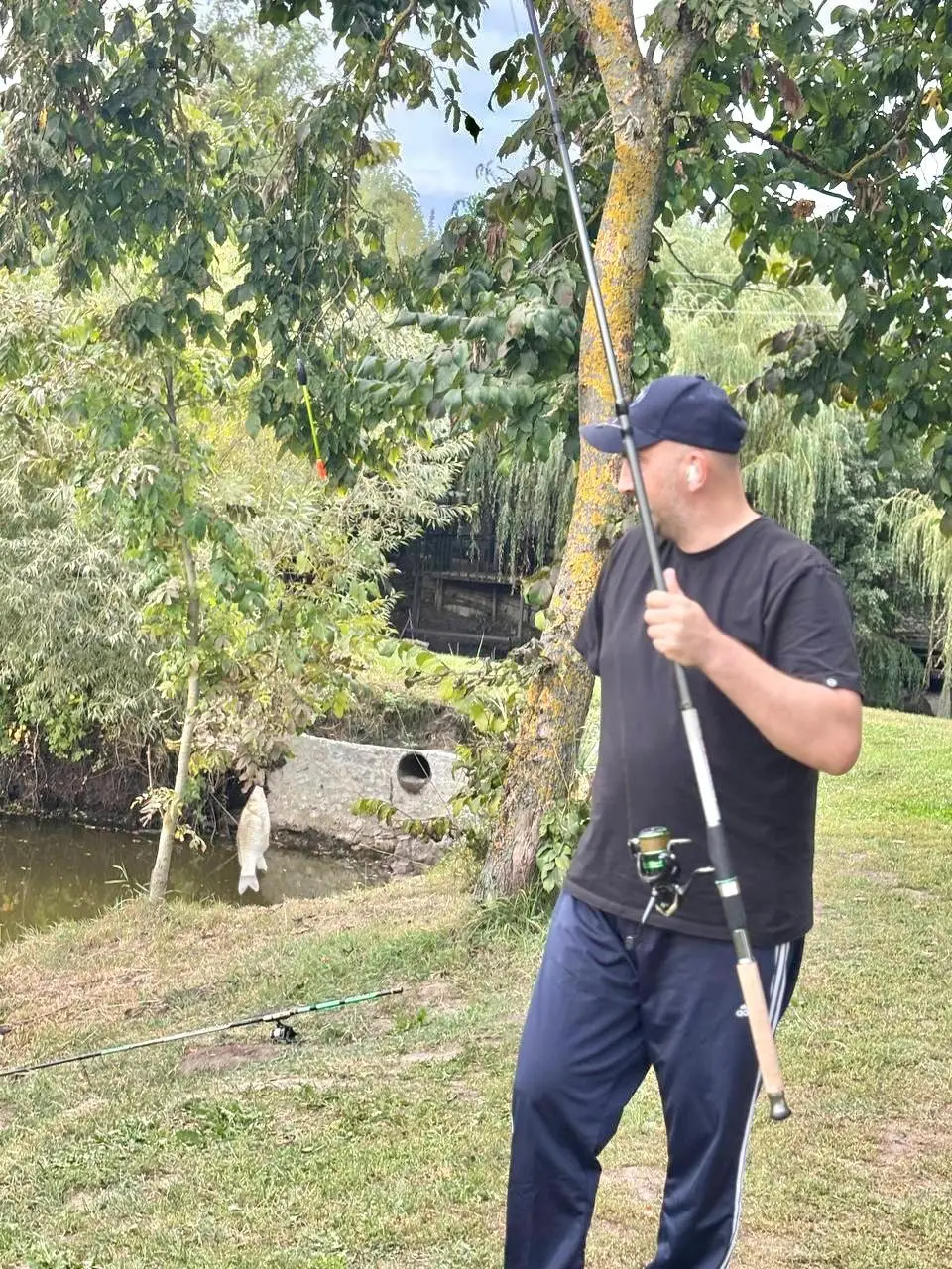 Зображення для новини Риболовля для поранених поліцейських та військовослужбовців у "Хуторку В’юн"