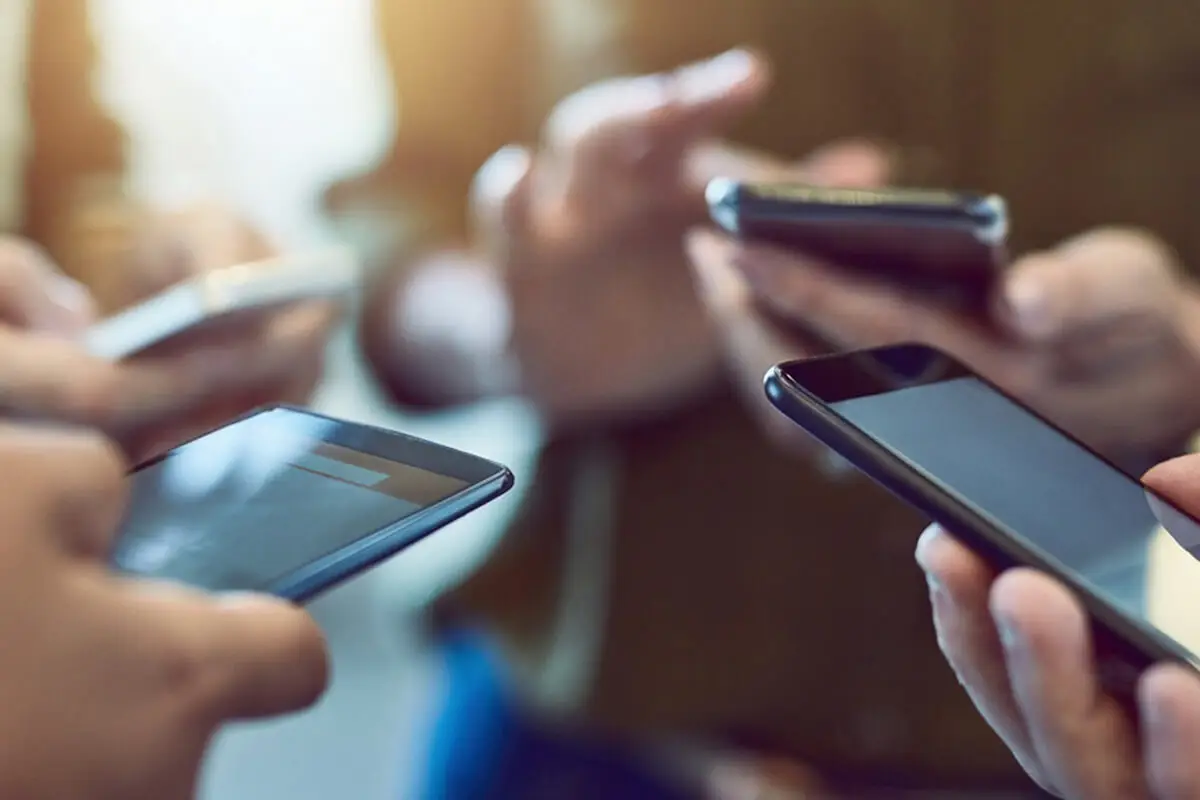 Зображення для новини Вплив мобільних телефонів на здоров’я людини