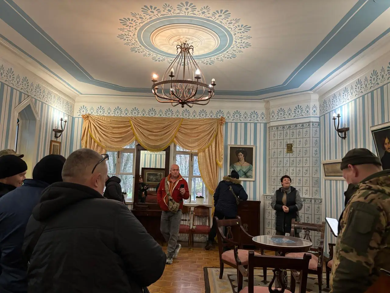 Зображення для новини Знайомство з гоголівською спадщиною: візит українських військових