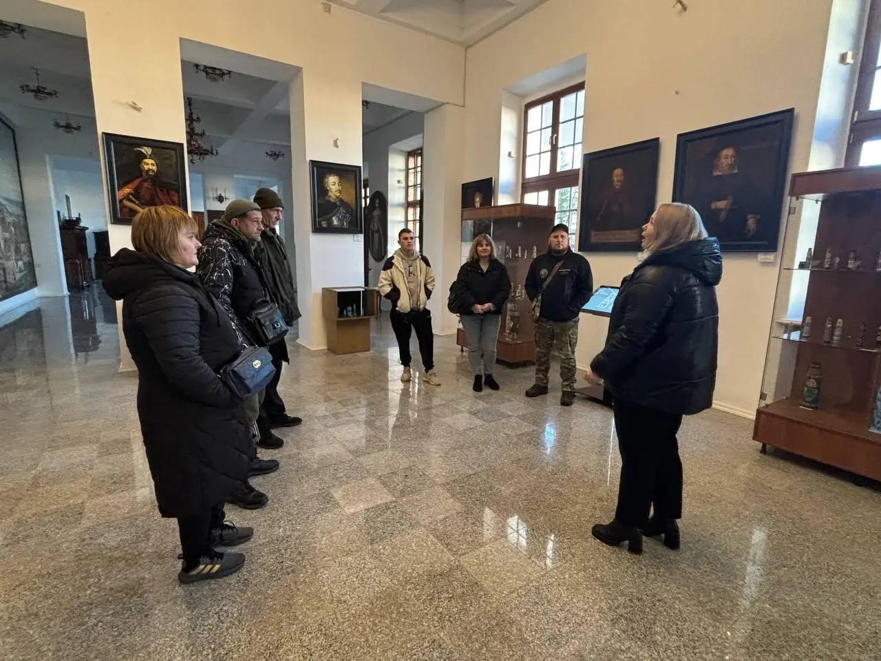Зображення для новини Екскурсія Вишнівецьким палацом поранених військовослужбовців та поліцейських