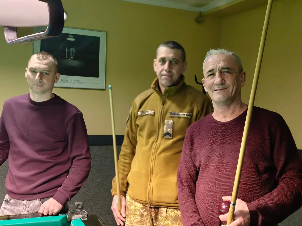 Зображення для новини Соціальний супровід в дії: реабілітація за грою у більярд.