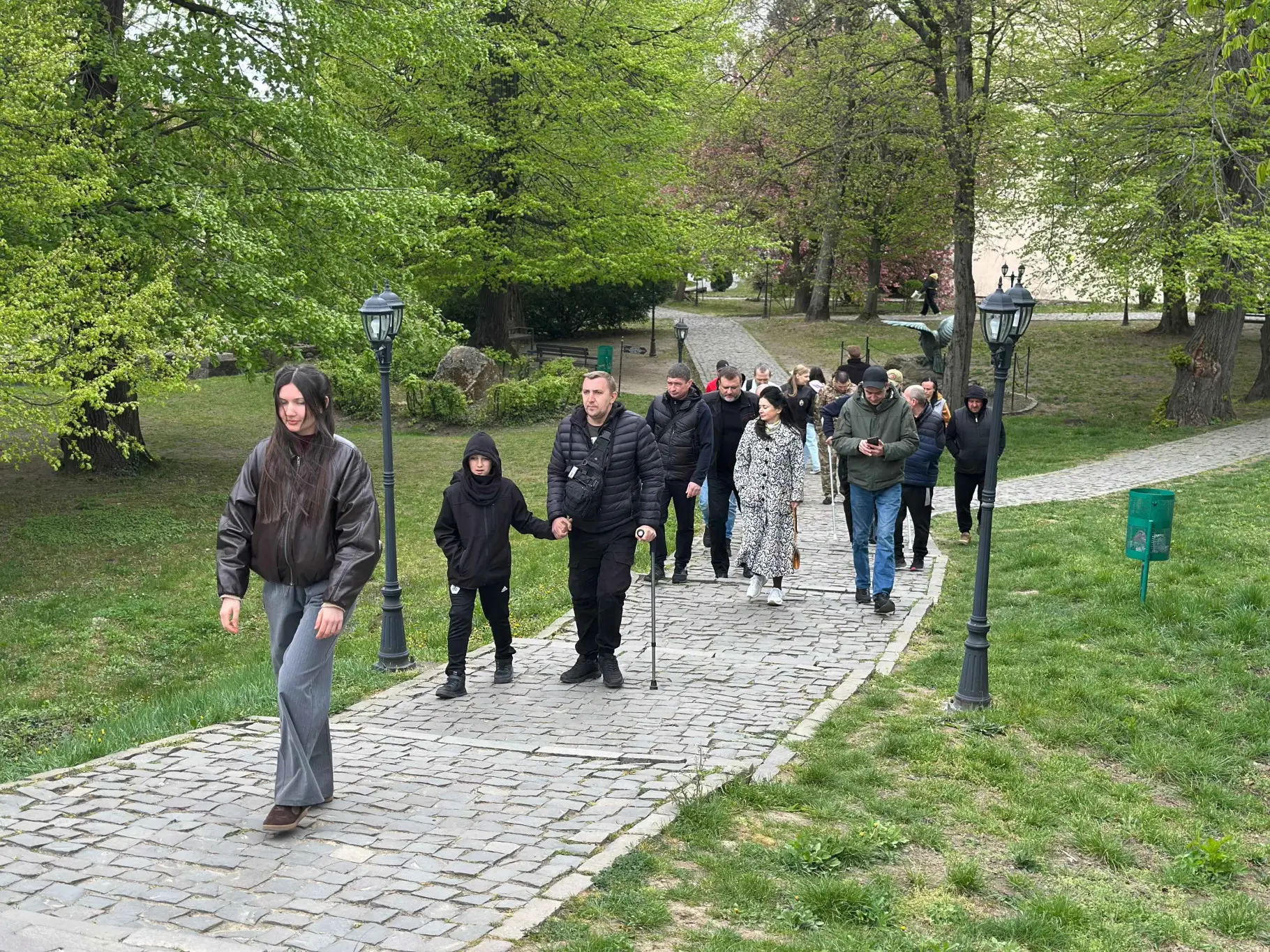 Зображення для новини Весна дарує силу та відновлення: екскурсія для поранених захисників