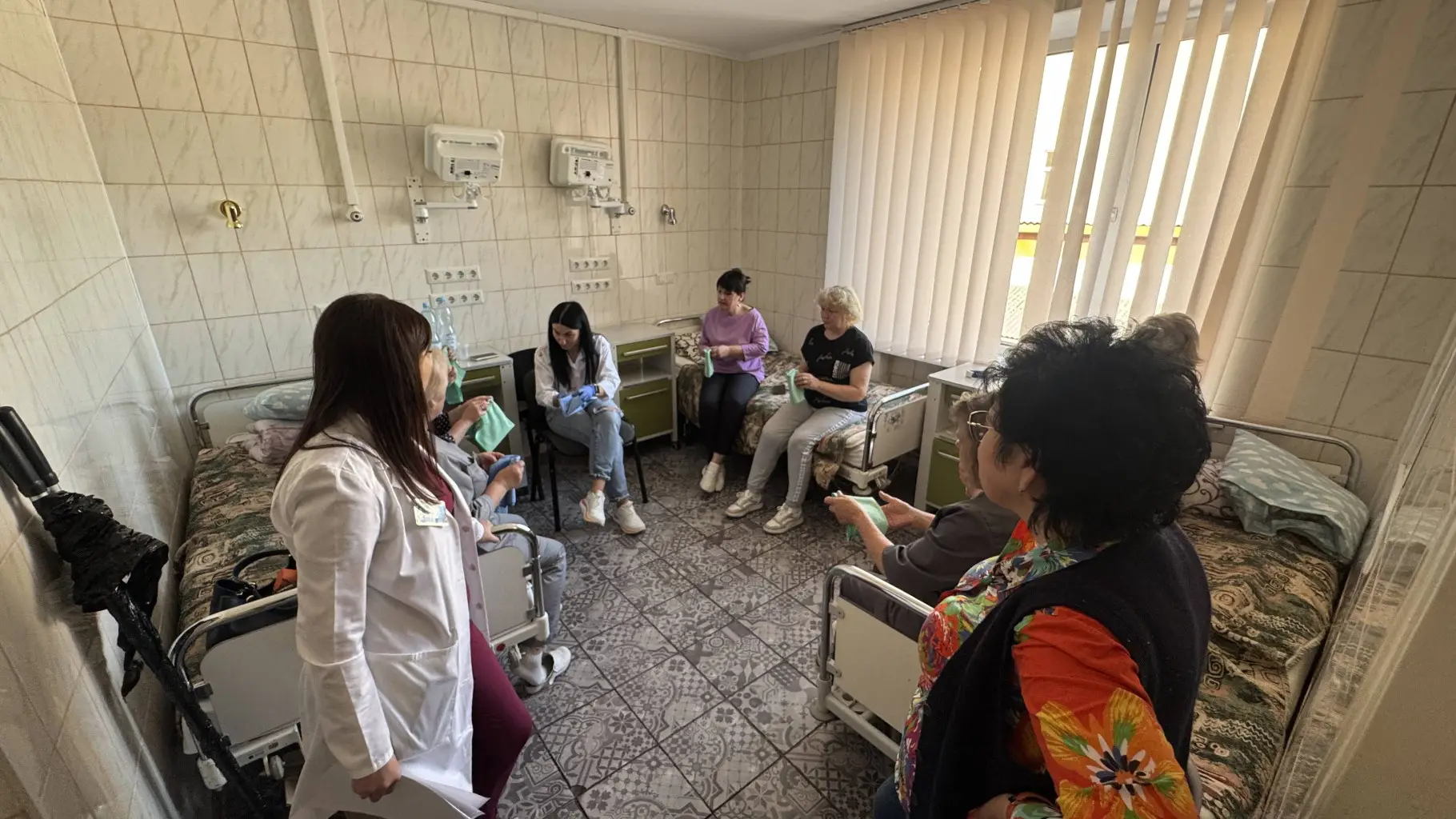 Зображення для новини Впровадження медичного клінінгу: для молодшого медичного персоналу ДУ «ТМО МВС України по Івано-Франківській області» провели практичний тренінг