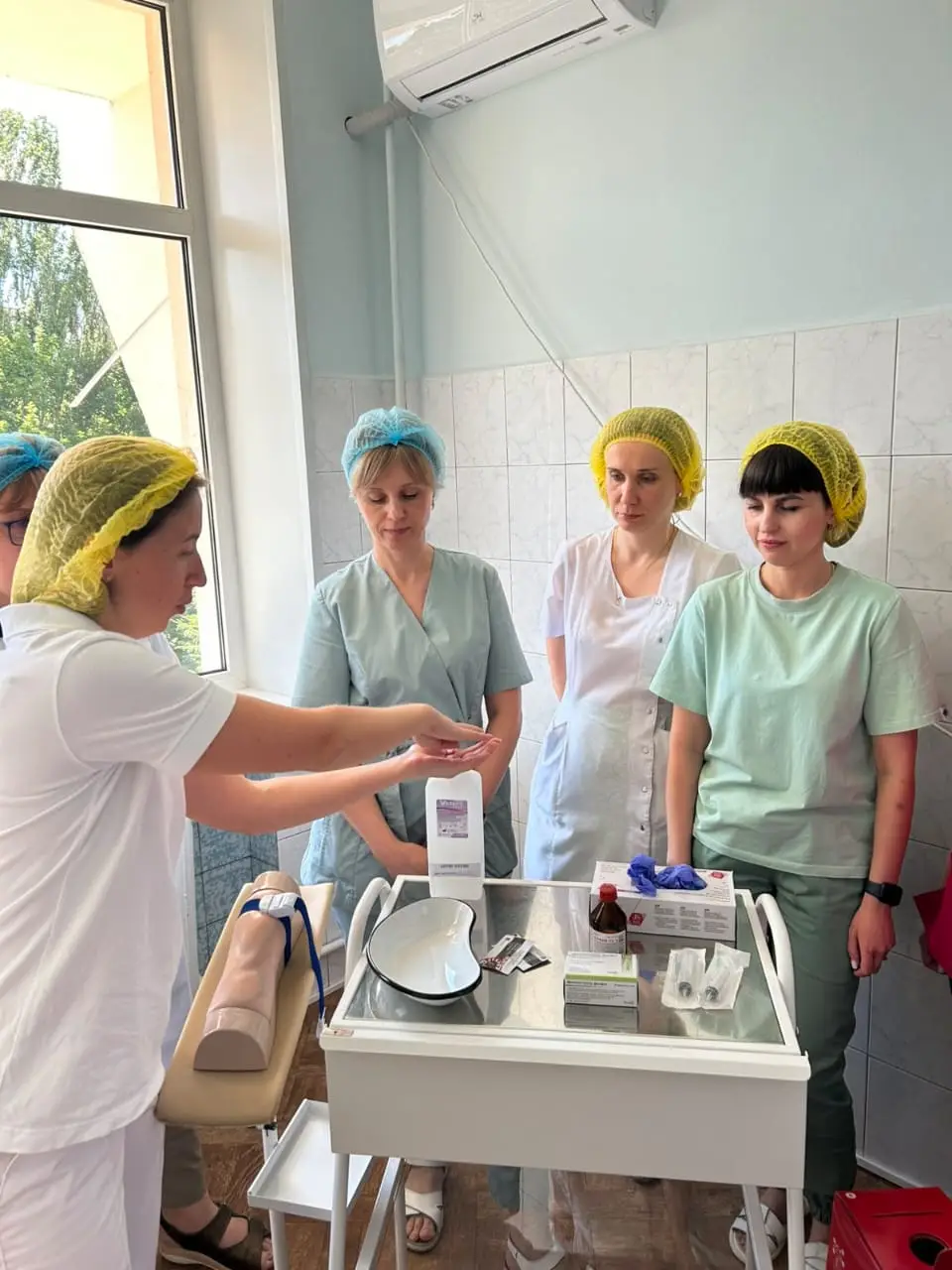 Зображення для новини Проведення майстер класу «Безпечне застосування лікарських засобів у сестринської практиці»