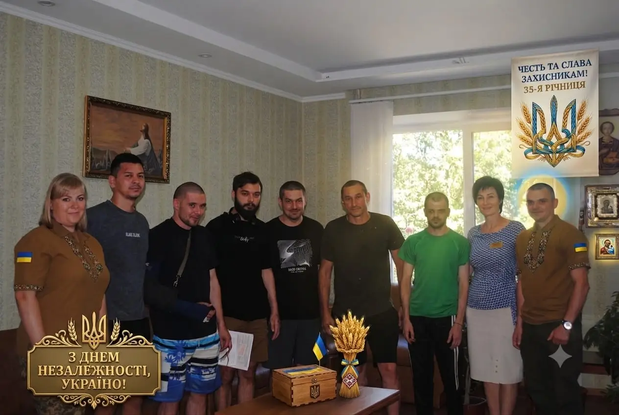 Зображення для новини Дякуємо за стійкість: ДУ «ТМО МВС України по Кіровоградській області» та військовослужбовці привітали поранених захисників із Днем Незалежності України