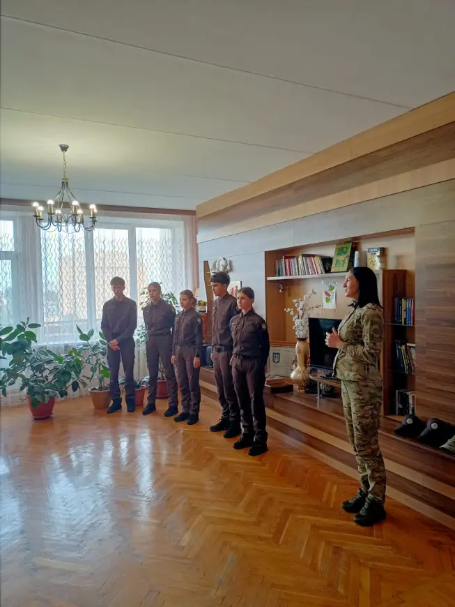 Зображення для новини Ліцеїсти завітали до ДУ "Східне ТМО МВС" з музичним вітанням для поранених військовослужбовців