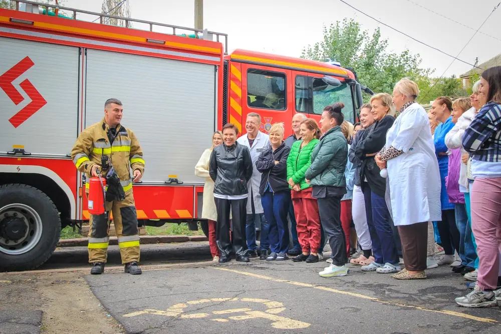 Зображення для новини 24.09.2026р. у межах щорічних функціональних навчань в нашій установі відбулося масштабне відпрацювання дій персоналу та пацієнтів у випадку пожежі.