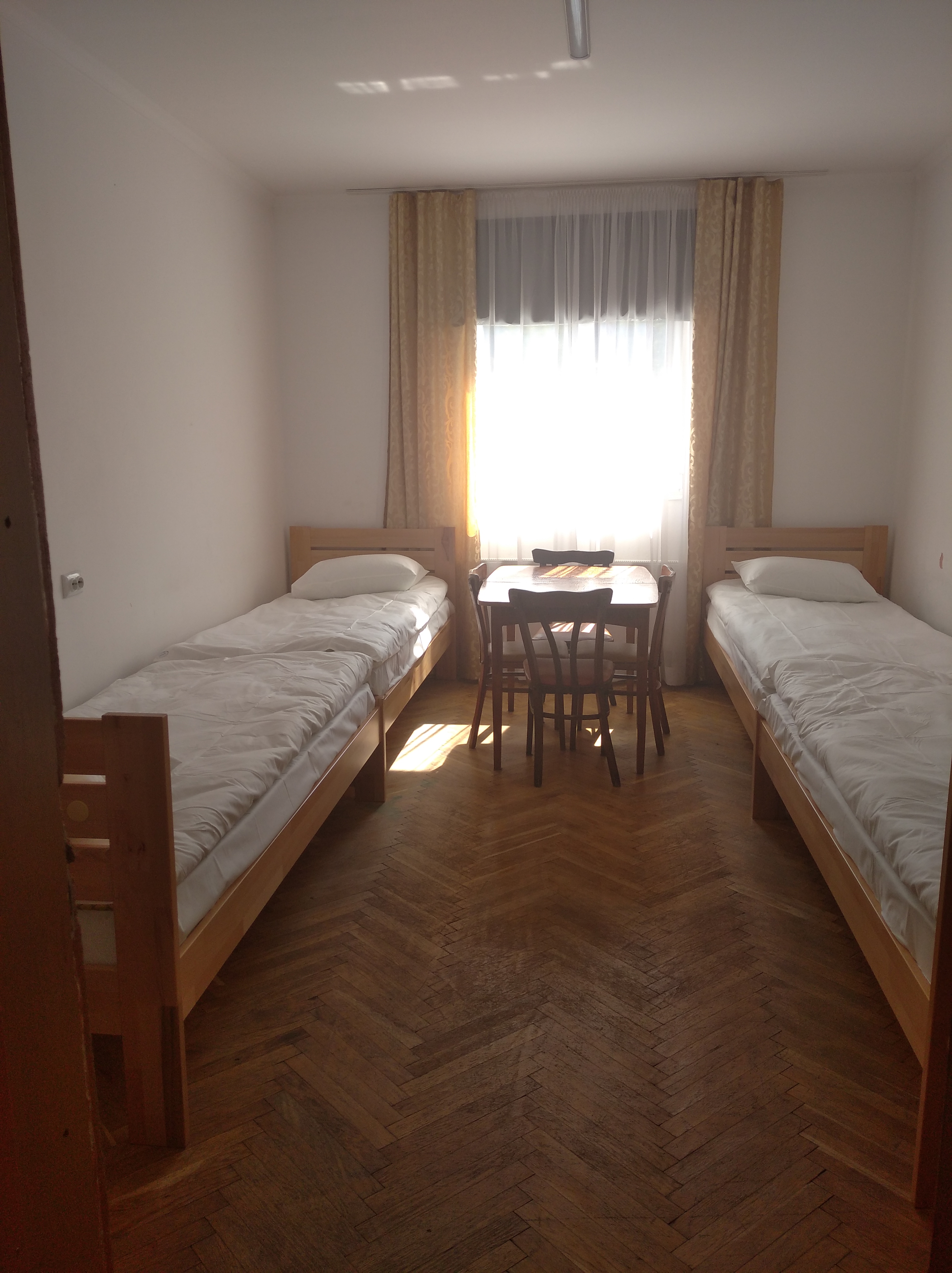 Проживання в звичайному 4-х місному номері