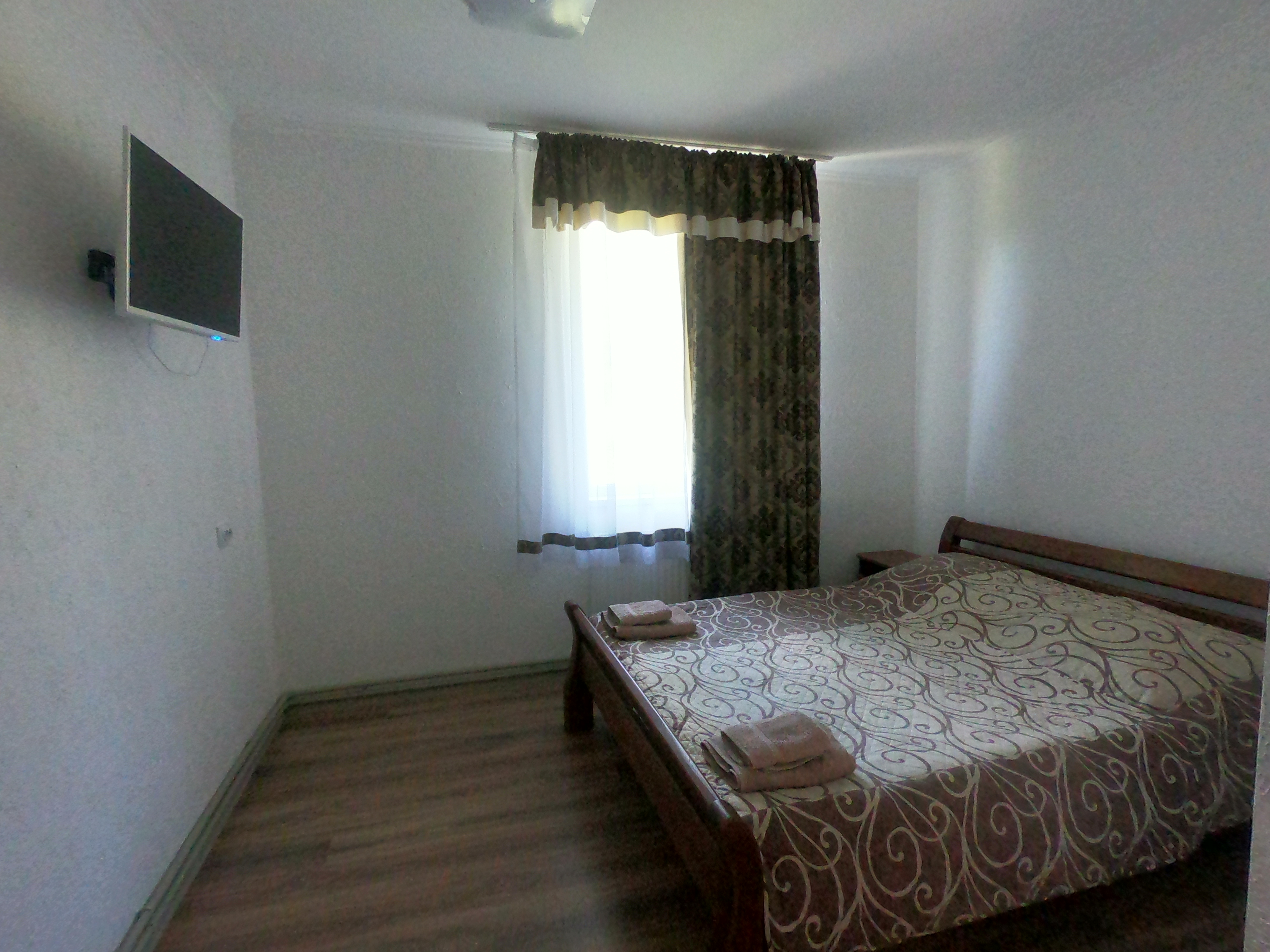 За путівку спецфонду 1-но кімнатний 2-х місний номер (1доба/1 особа) (1 доба/1 особа) дитина