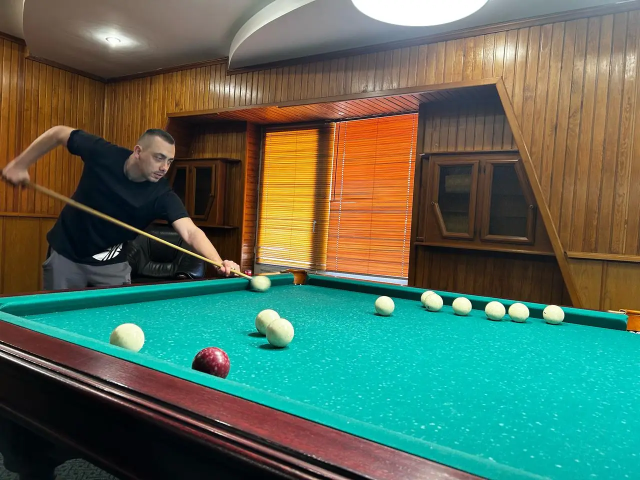 Зображення для новини Атмосфера спокійна, весела.